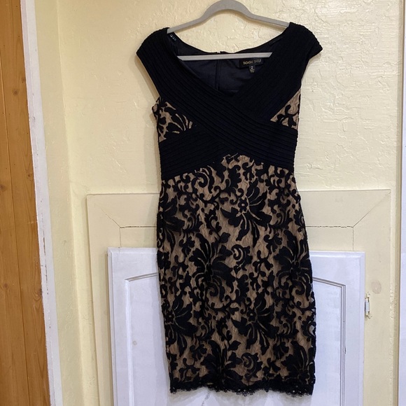 TADASHI SHOJI EVENING OR HOLIDAY DRESS - Picture 2 of 6